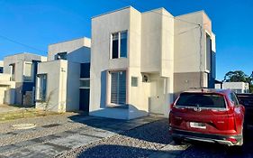 Hermosa Casa El Tabo nueva en condominio